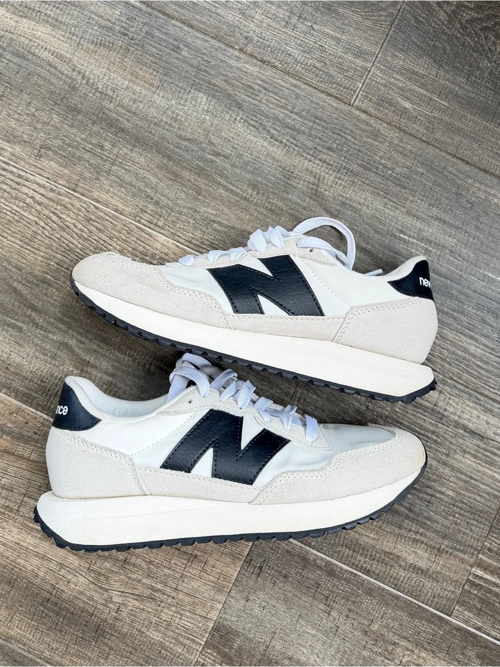 Women's 237 Retro Sneaker new balance 7